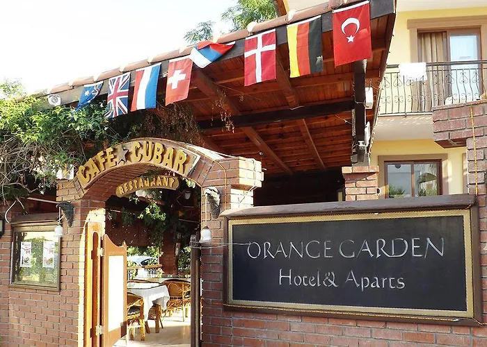 アパートホテル Orange Garden Aparts & The Nordic 4*